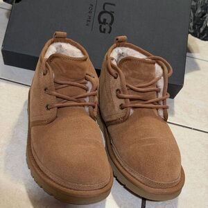 UGG Men's Neumel size 8
